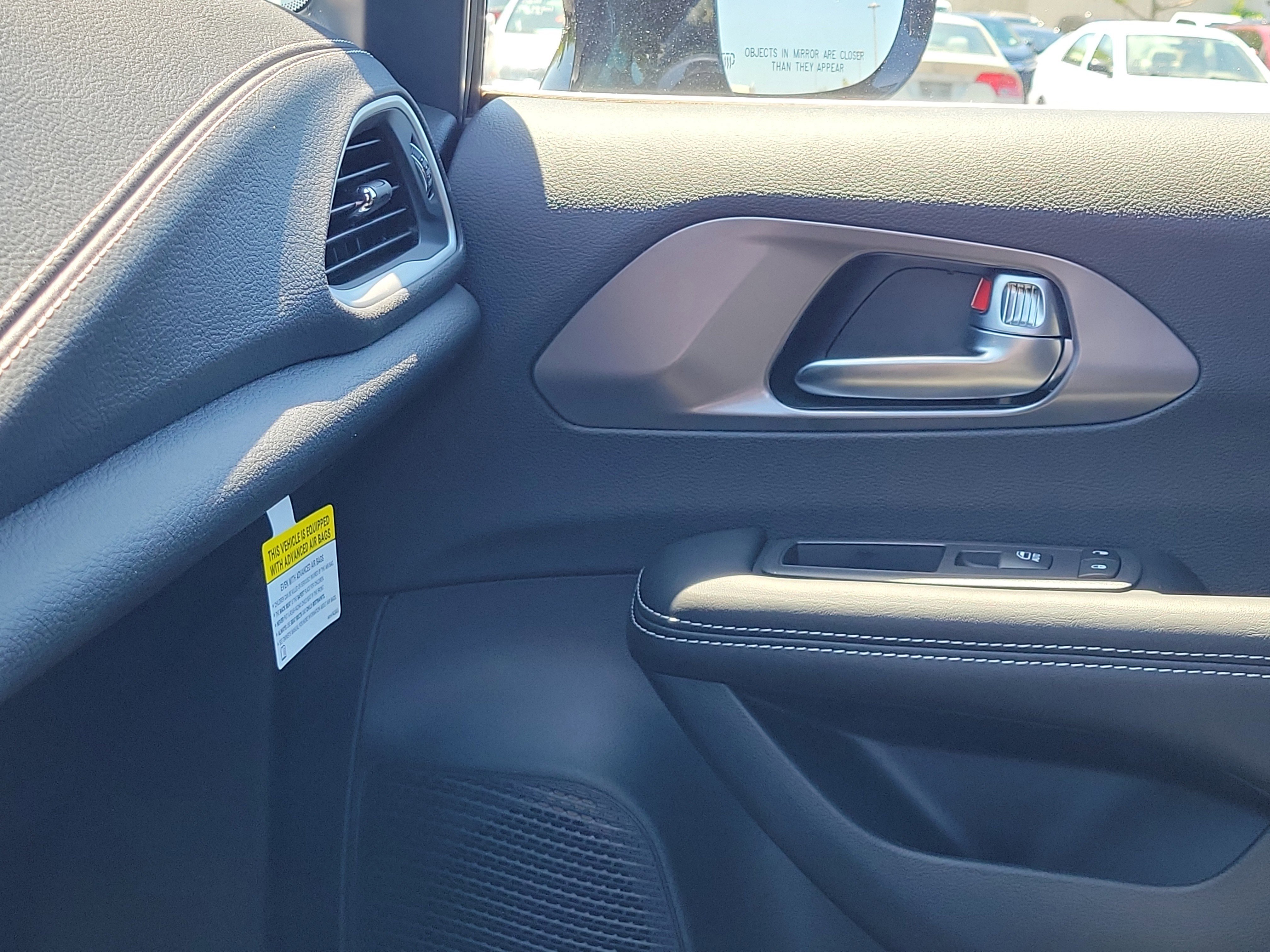 New 2026 Chrysler Pacifica Select FWD image 20