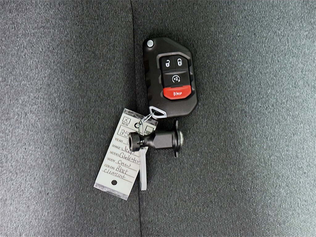 New 2025 Jeep Gladiator Rubicon w/ Convenience Group image 20