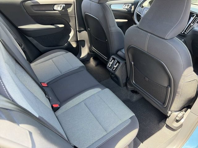 Used 2023 Volvo XC40 B4 Core w/ Protection Package FWD image 15