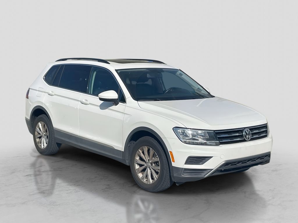 Used 2018 Volkswagen Tiguan SE w/ Panoramic Sunroof Package image 1