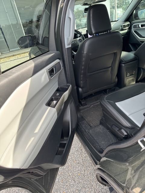 Used 2022 Ford Explorer XLT w/ Equipment Group 202A image 13
