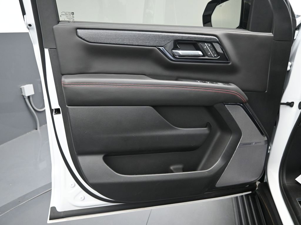 Used 2025 GMC Yukon AT4 Ultimate image 4