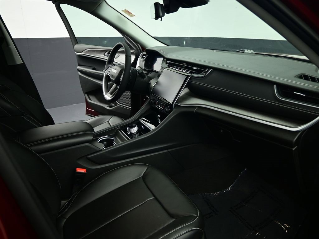 Used 2024 Jeep Grand Cherokee L Limited w/ Luxury Tech Group II image 27