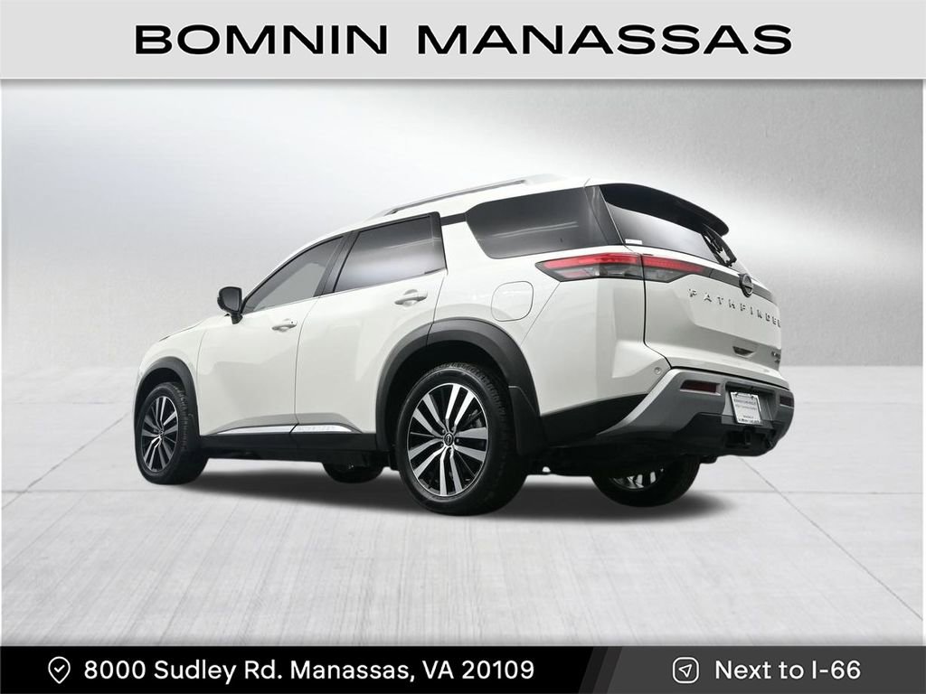 Used 2024 Nissan Pathfinder Platinum image 31