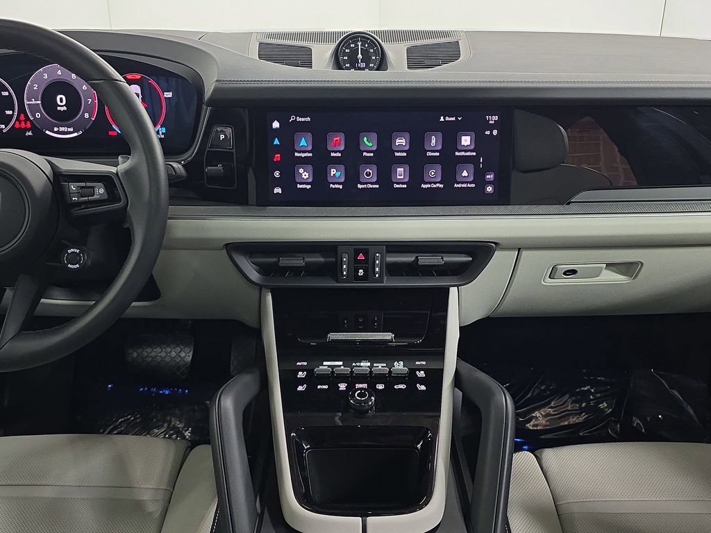 Certified 2024 Porsche Cayenne Coupe image 16