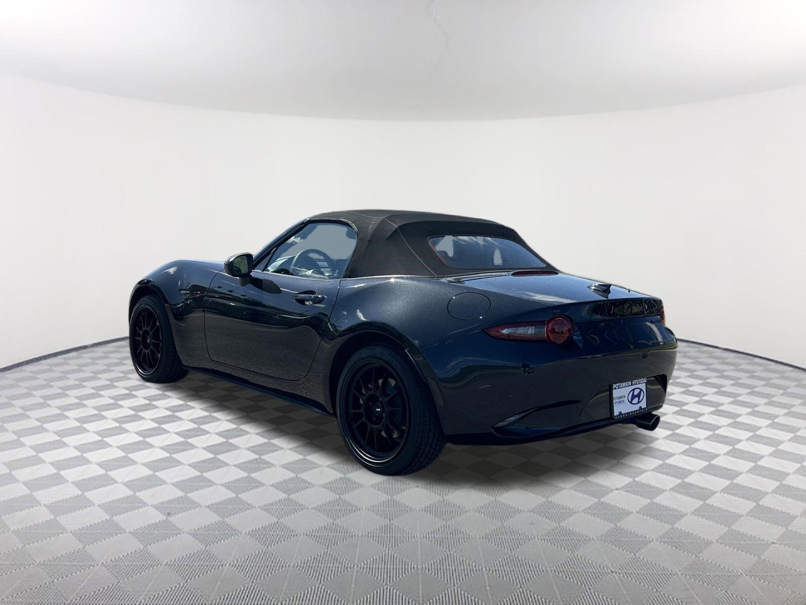 Used 2023 MAZDA MX-5 Miata Grand Touring image 9