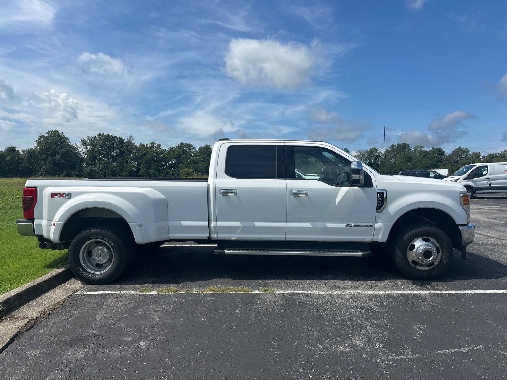 Used 2022 Ford F350 Lariat w/ Chrome Package AWD/4WD image 9