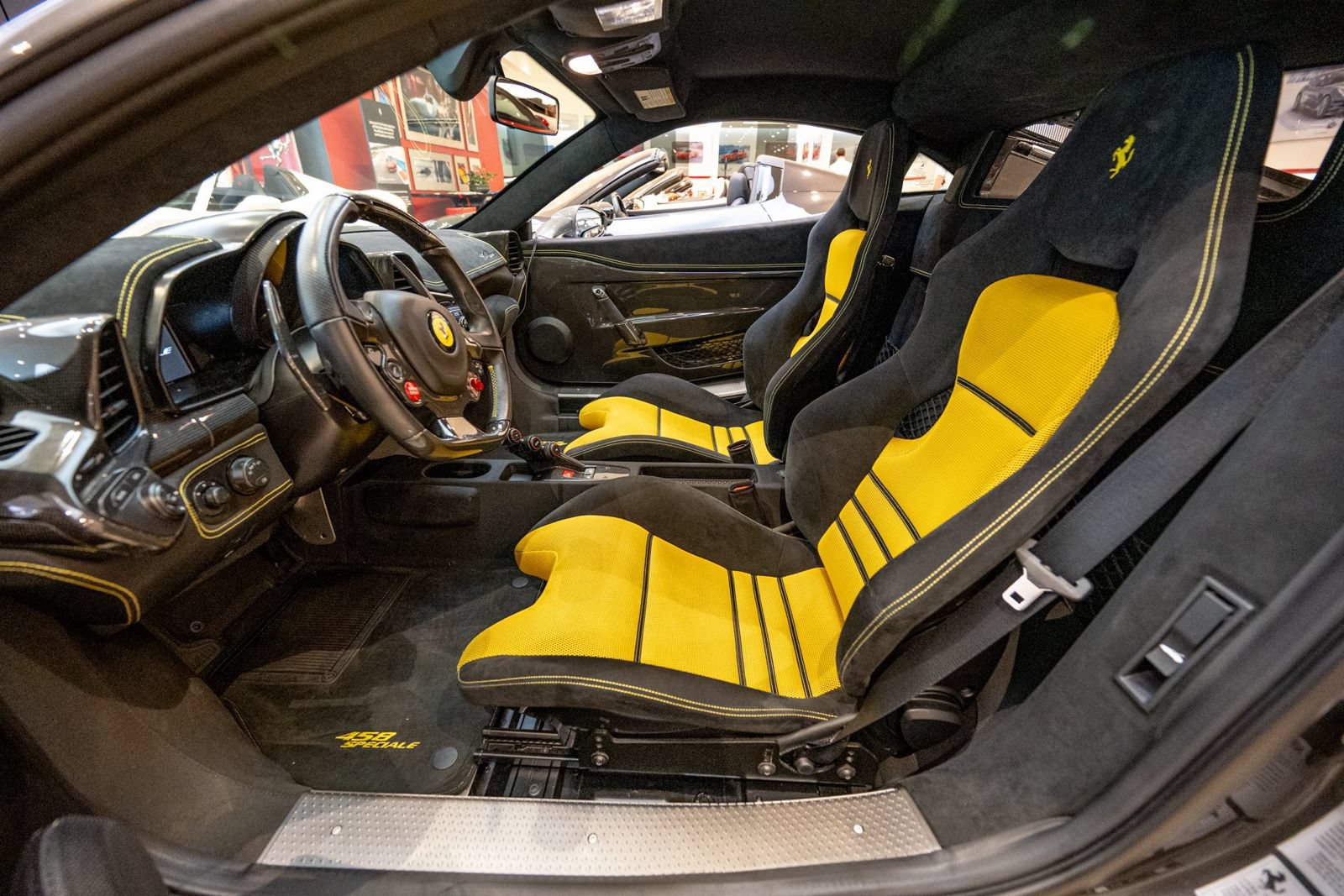 Used 2014 Ferrari 458 Speciale Coupe RWD image 12