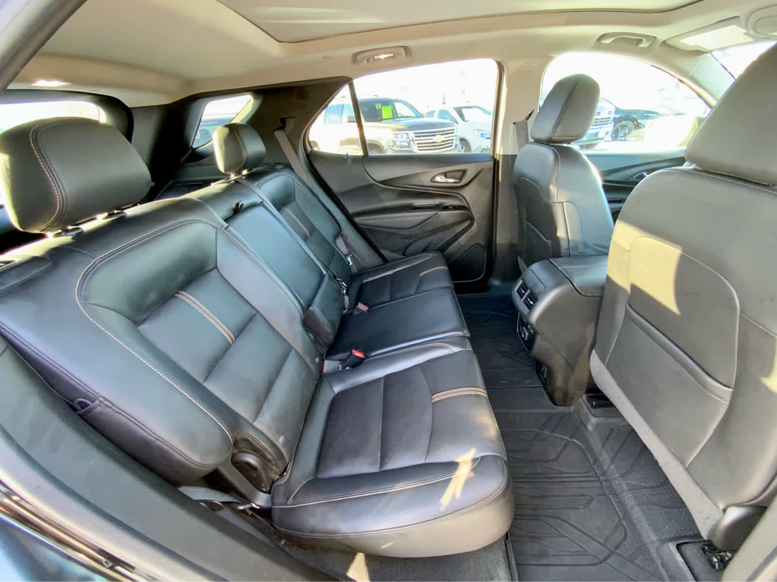 Used 2022 Chevrolet Equinox Premier image 23