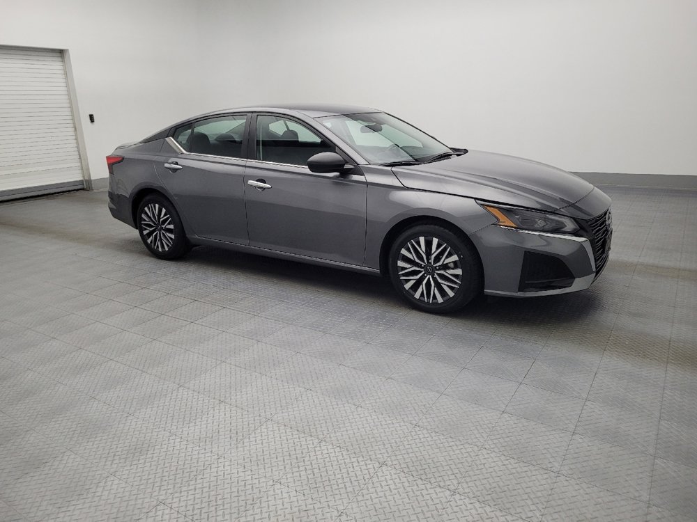 Used 2024 Nissan Altima 2.5 SV image 11