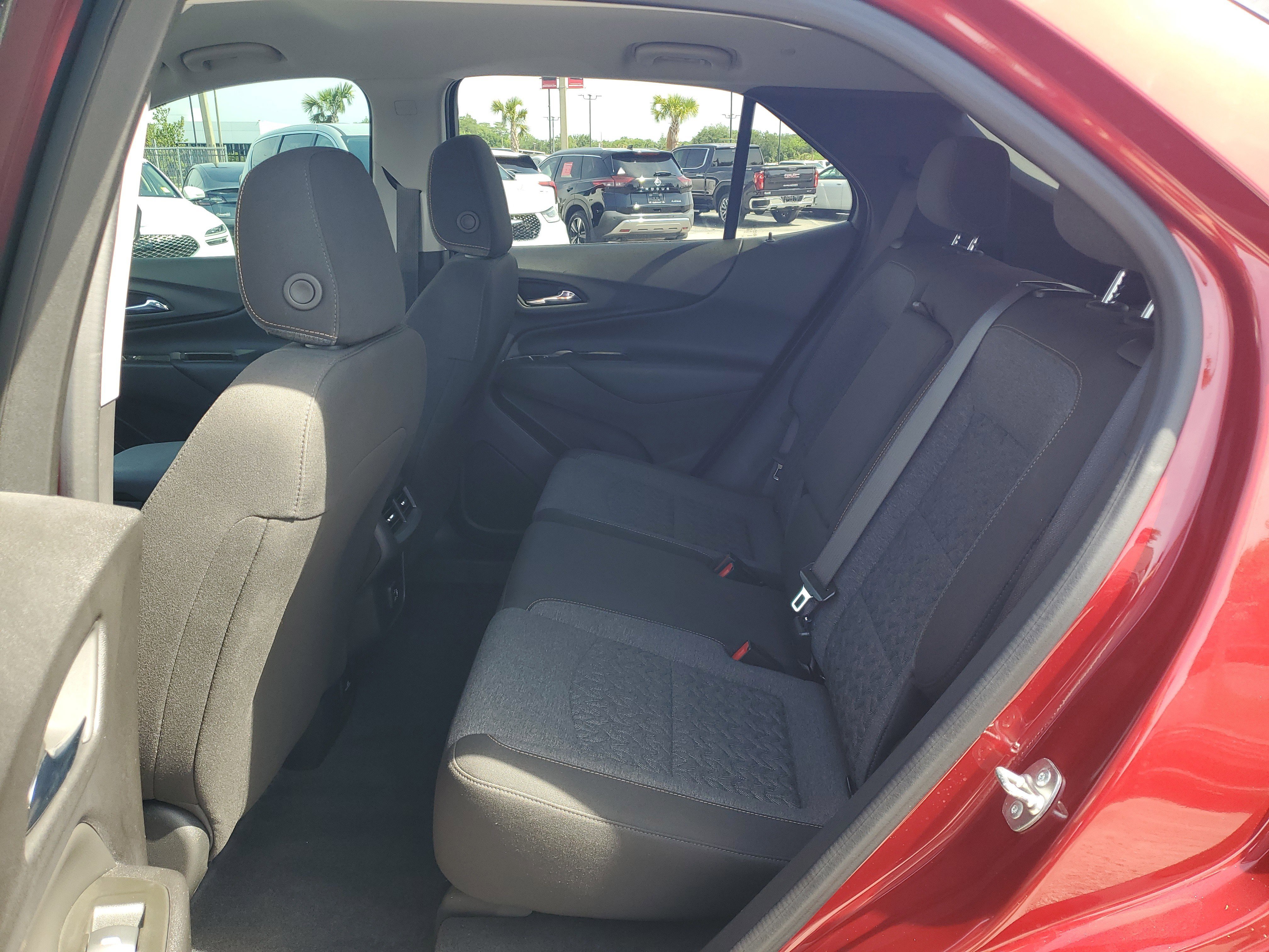 Used 2024 Chevrolet Equinox LT FWD image 16