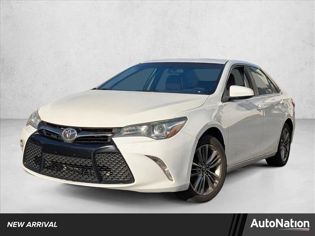 Used 2015 Toyota Camry SE image 1