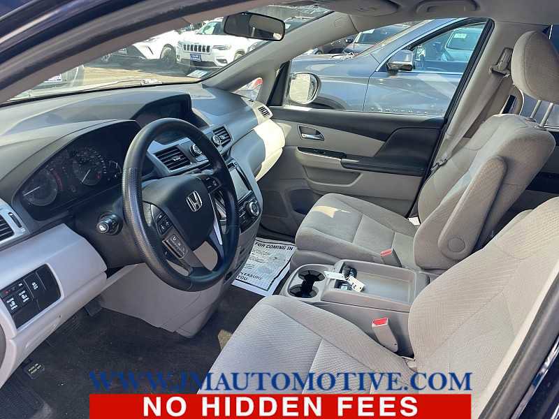 Used 2016 Honda Odyssey SE image 2