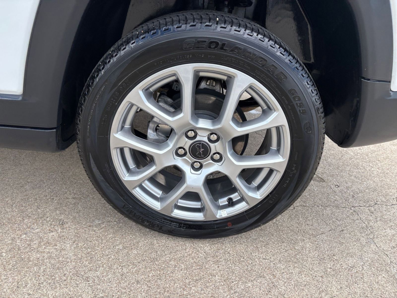 Used 2025 Jeep Compass Limited image 31