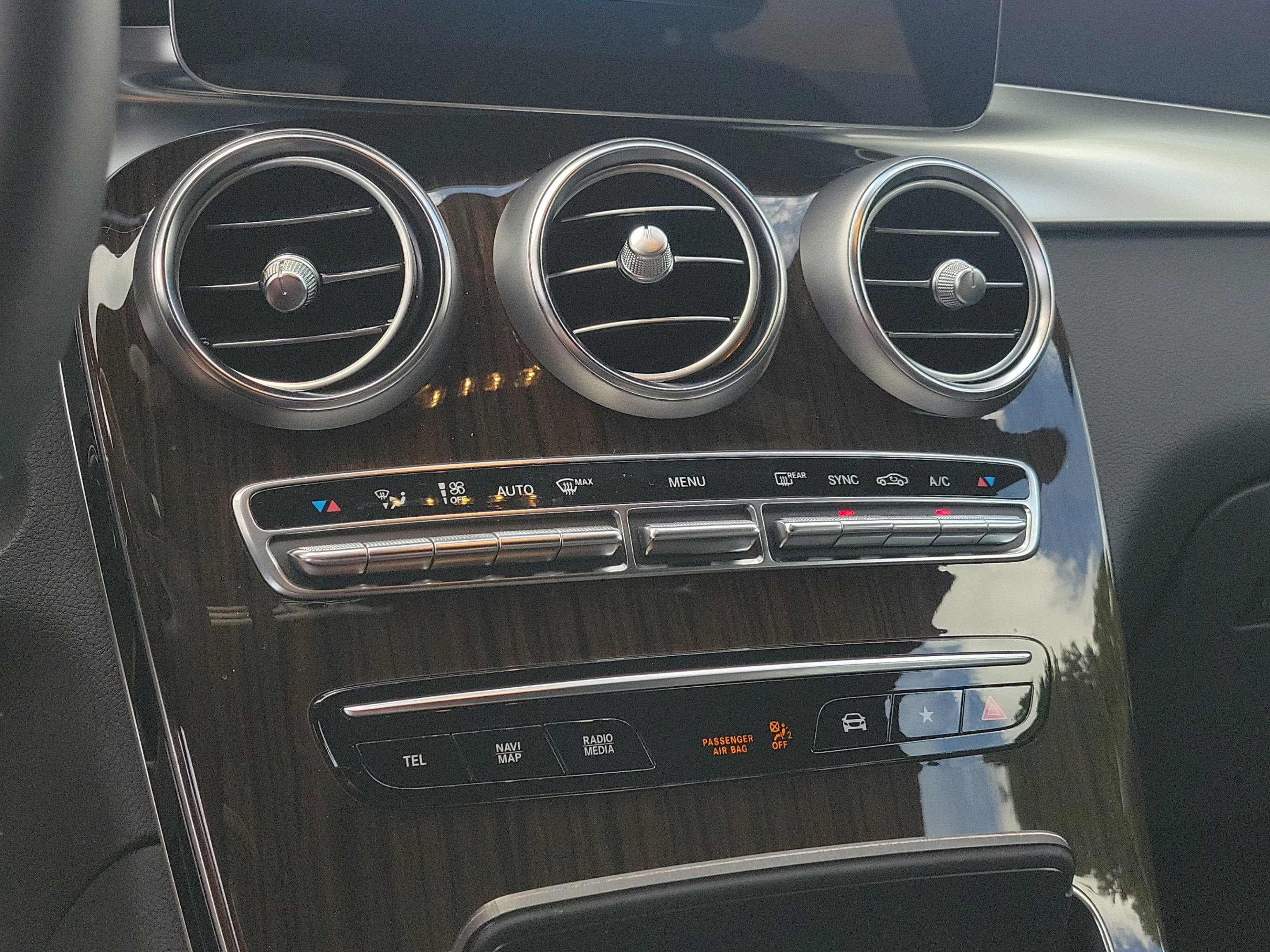 Certified 2023 Mercedes-Benz GLC 300 4MATIC Coupe image 21