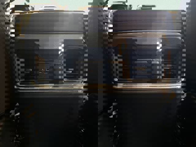 Used 2021 GMC Sierra 1500 Elevation w/ Preferred Package image 8