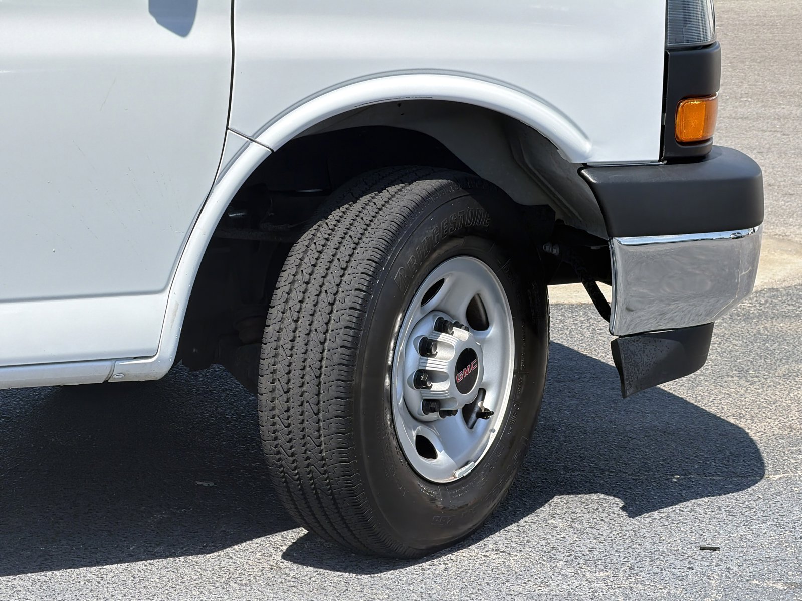 Used 2024 GMC Savana 2500 w/ Driver Convenience Package RWD image 3