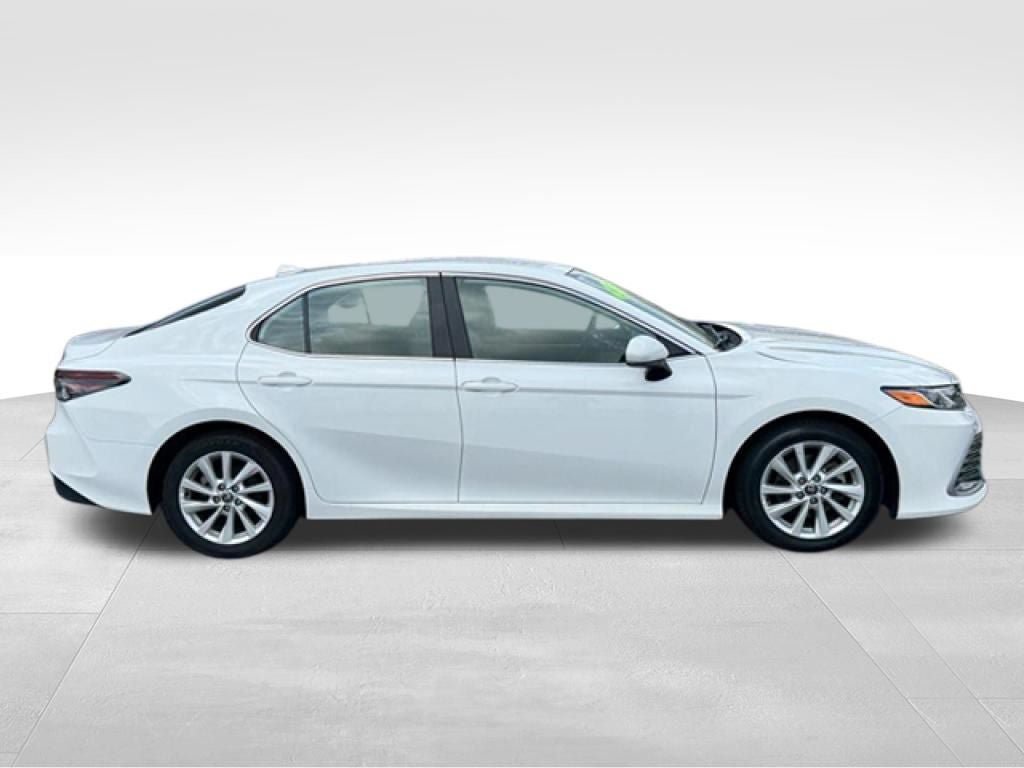 Used 2024 Toyota Camry LE FWD image 8