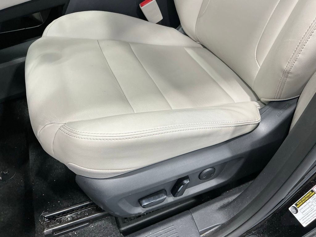 Used 2023 Nissan Rogue SL w/ SL Premium Package image 12