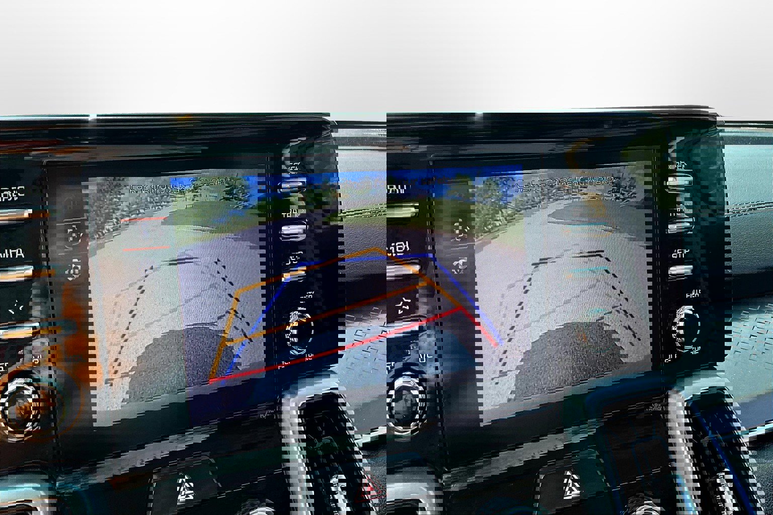 Used 2022 Kia Sorento LX image 30