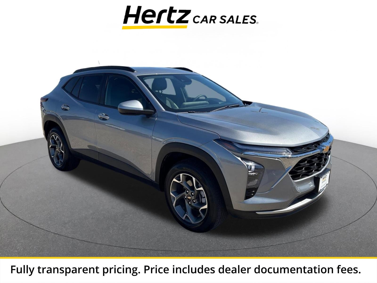 Used 2025 Chevrolet Trax LT FWD image 1