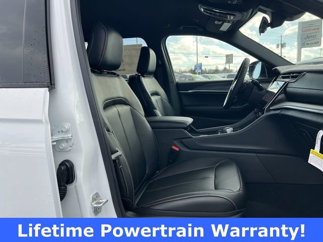 New 2025 Jeep Grand Cherokee Limited w/ Black Appearance Package image 19