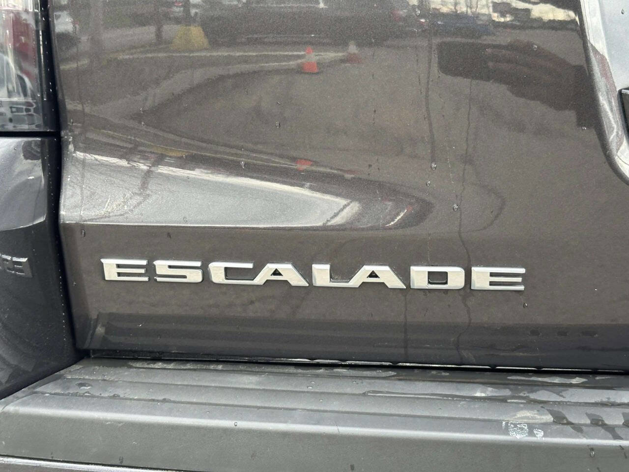 Used 2018 Cadillac Escalade Luxury AWD/4WD image 39
