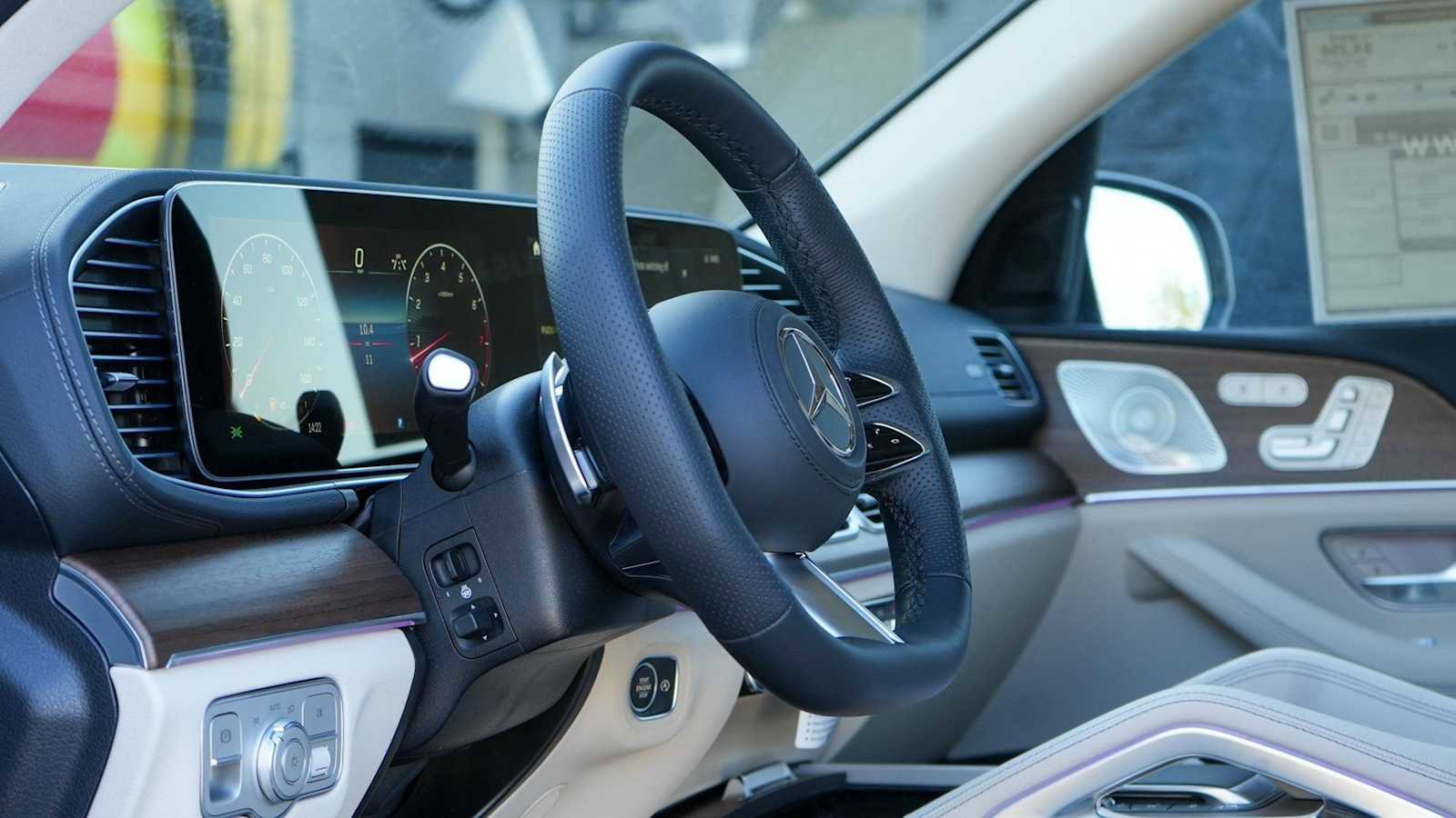 Used 2026 Mercedes-Benz GLS 450 4MATIC image 35