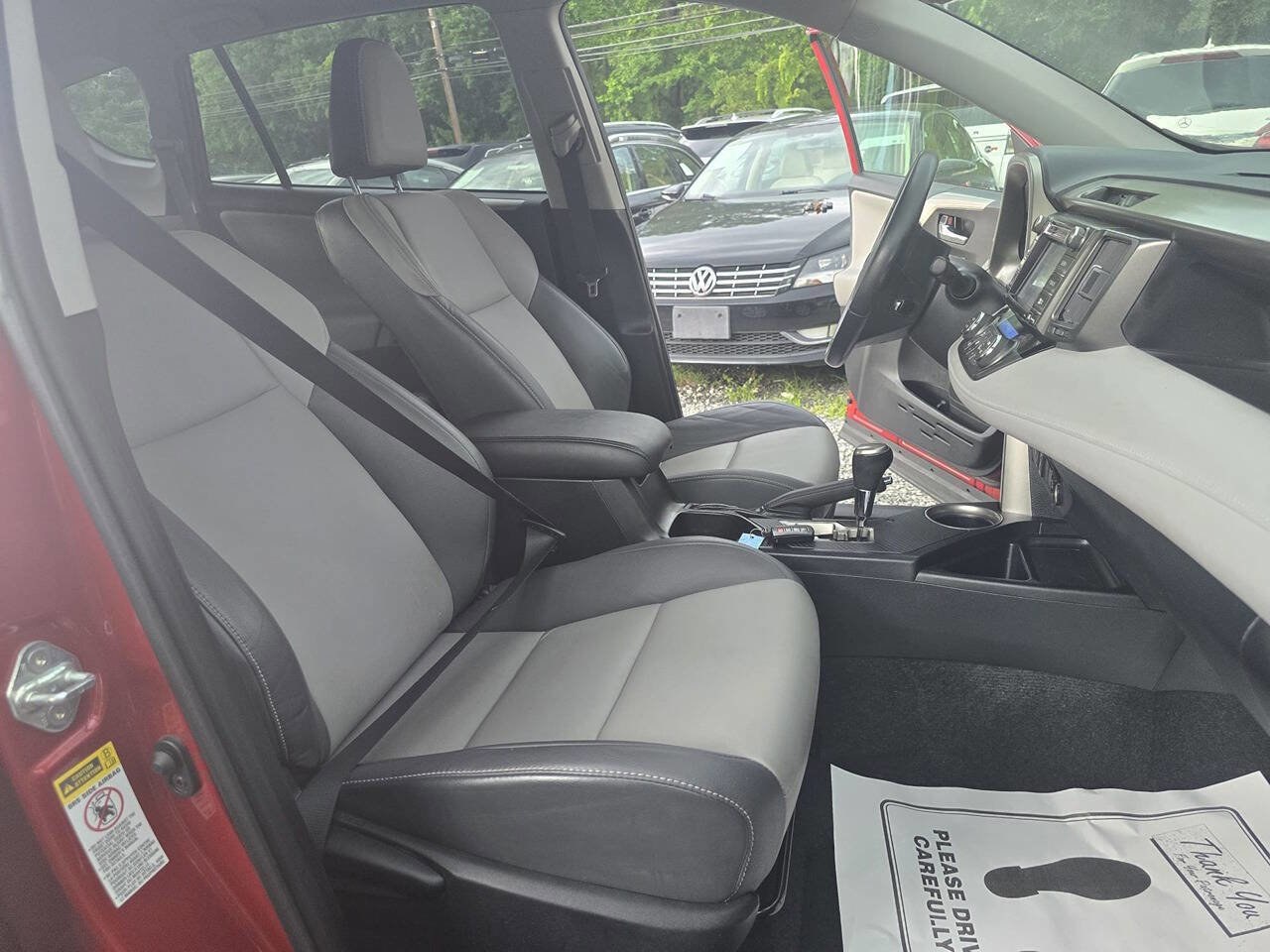 Used 2015 Toyota RAV4 Limited image 27