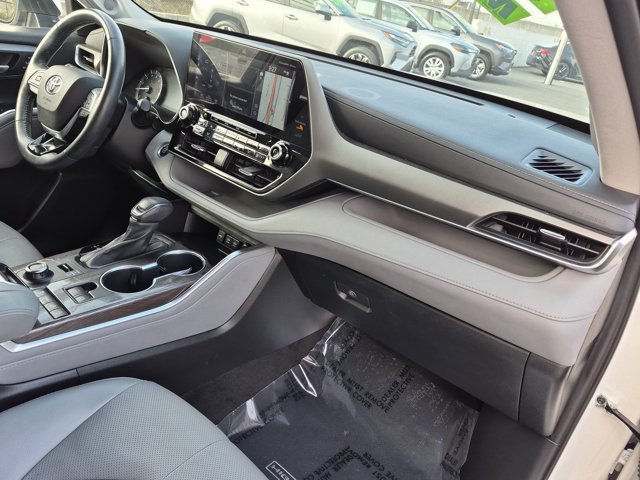 Used 2021 Toyota Highlander Limited AWD/4WD image 6