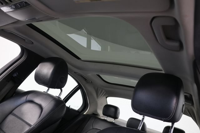 Used 2015 Mercedes-Benz C 300 4MATIC Sedan image 18