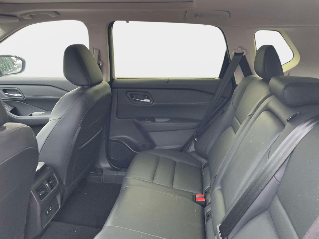 Used 2024 Nissan Rogue SV w/ SV Premium Package FWD image 15