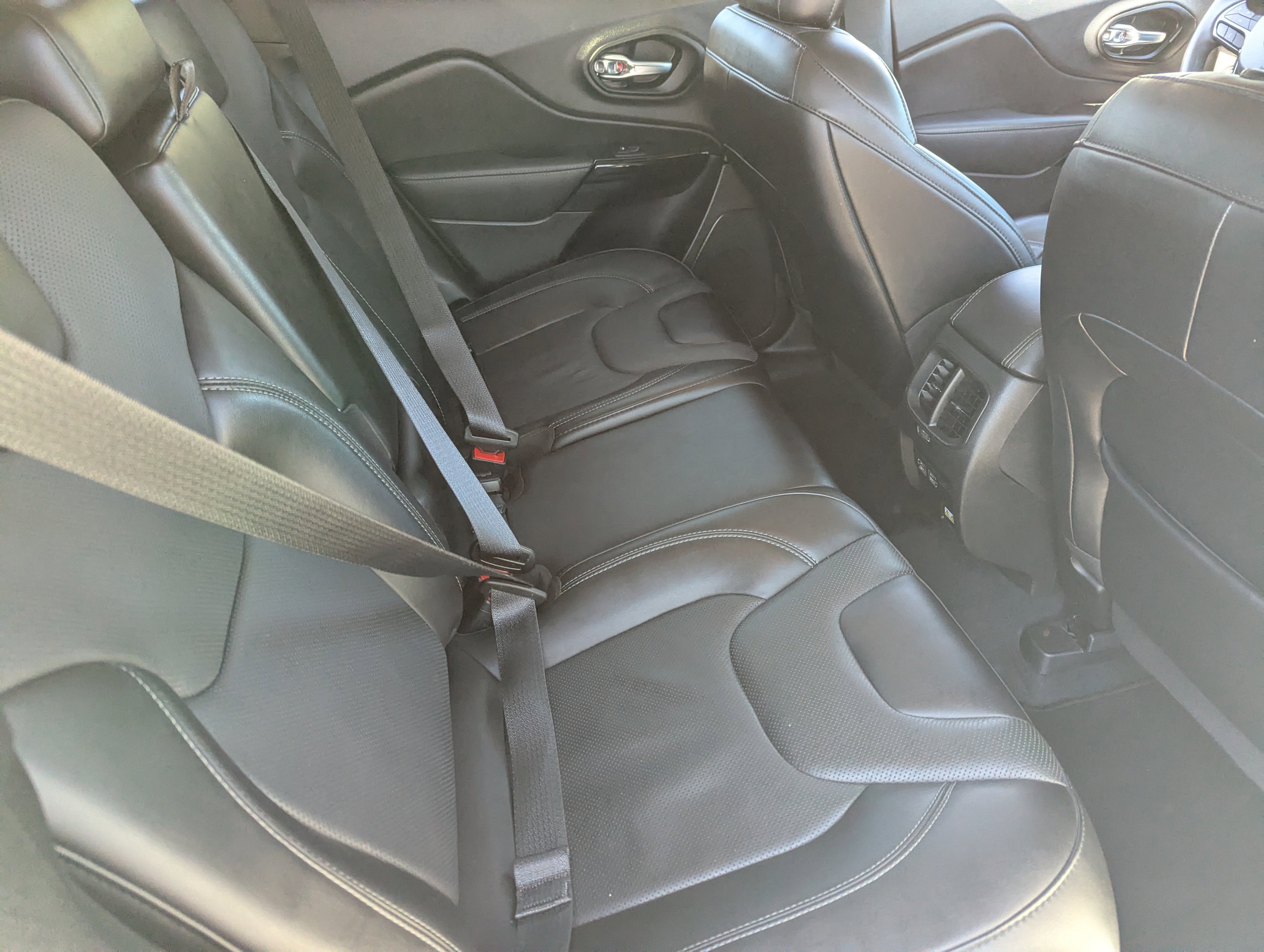 Used 2023 Jeep Cherokee Altitude Lux image 15