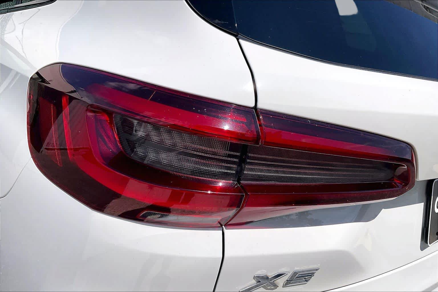 Used 2020 BMW X5 xDrive40i w/ M Sport Package AWD/4WD image 29