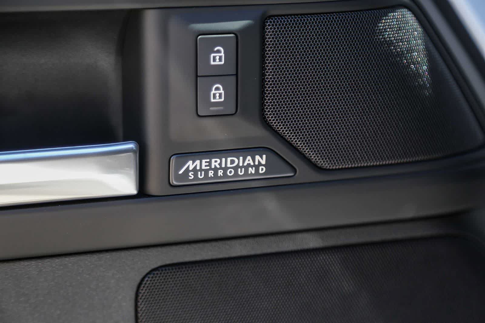 New 2026 Land Rover Defender 110 X-Dynamic SE AWD/4WD image 21