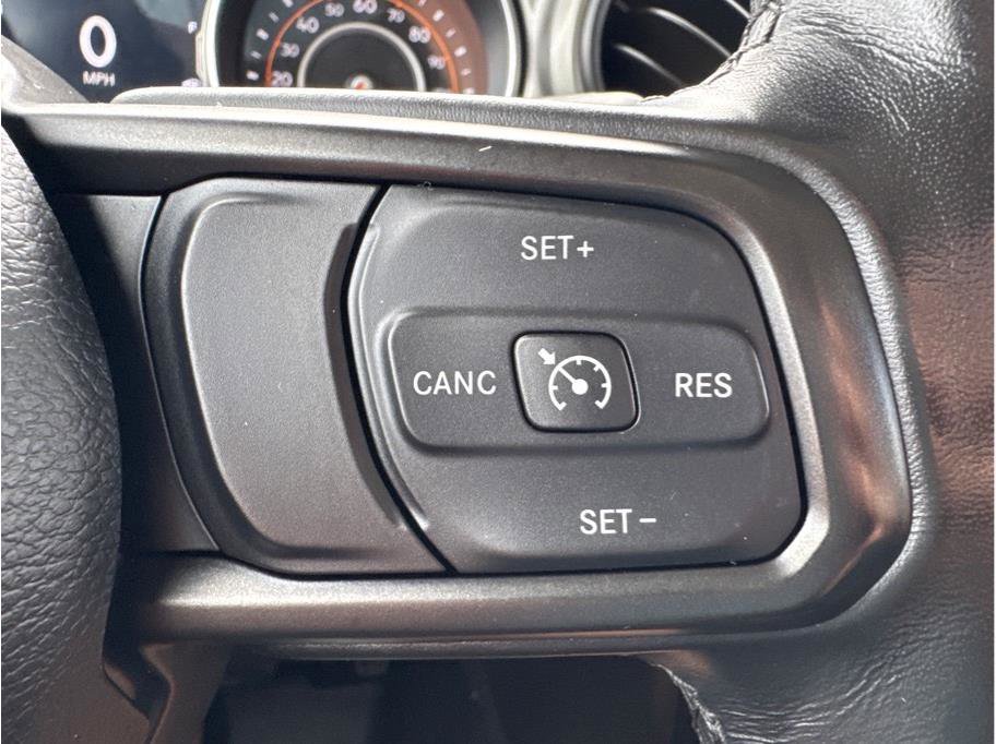Used 2021 Jeep Gladiator Sport image 18