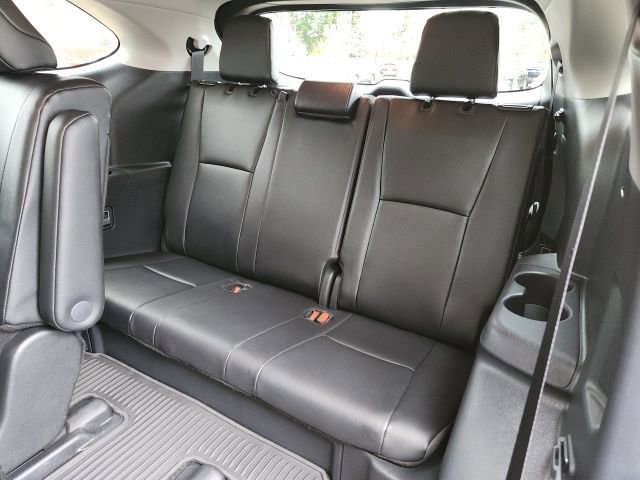 Certified 2025 Toyota Highlander XLE image 22