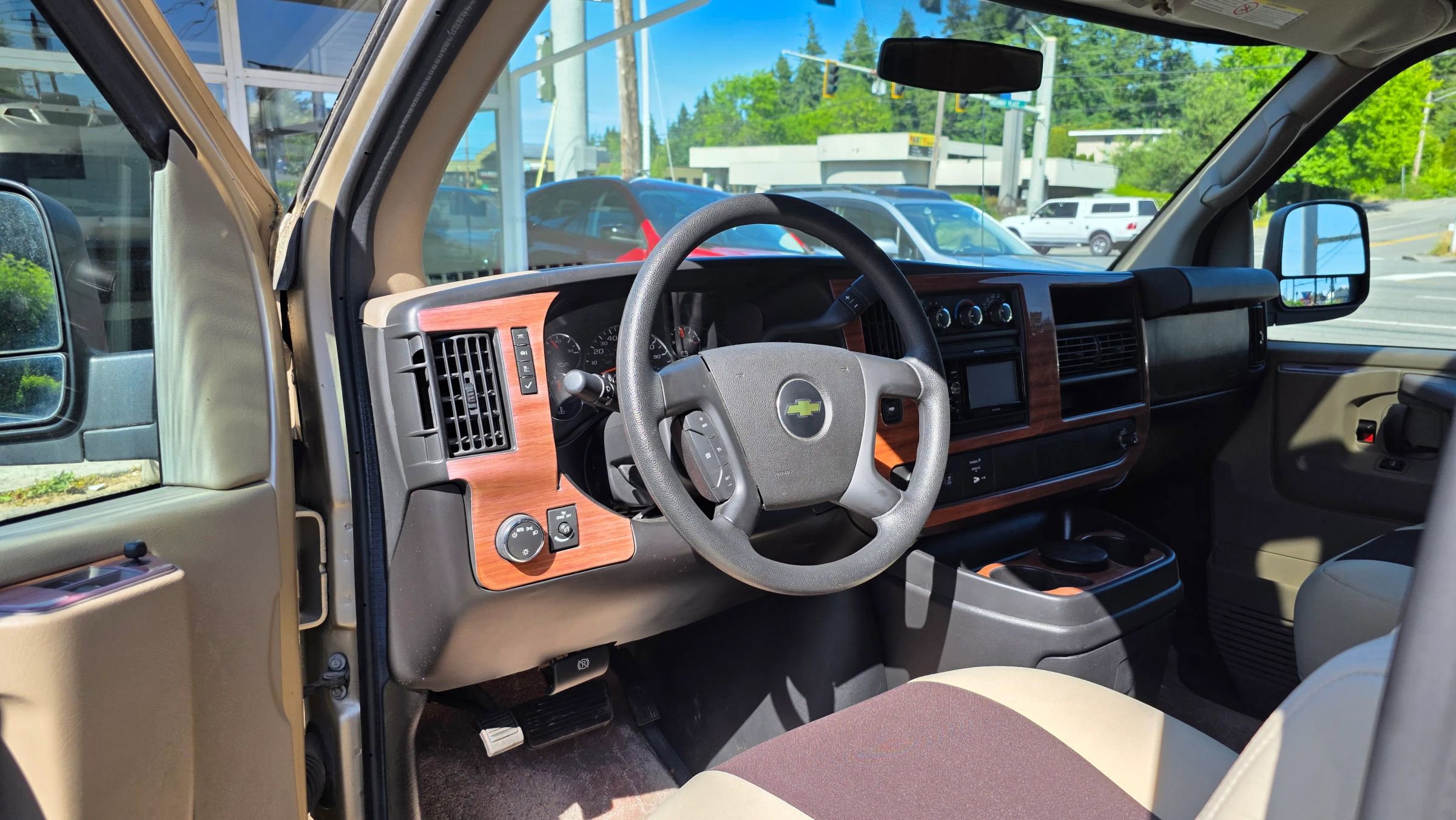 Used 2012 Chevrolet Express 2500 w/ Power Package image 9