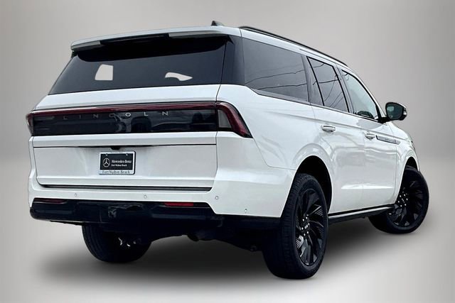 Used 2025 Lincoln Navigator Reserve w/ Jet Appearance Package image 5