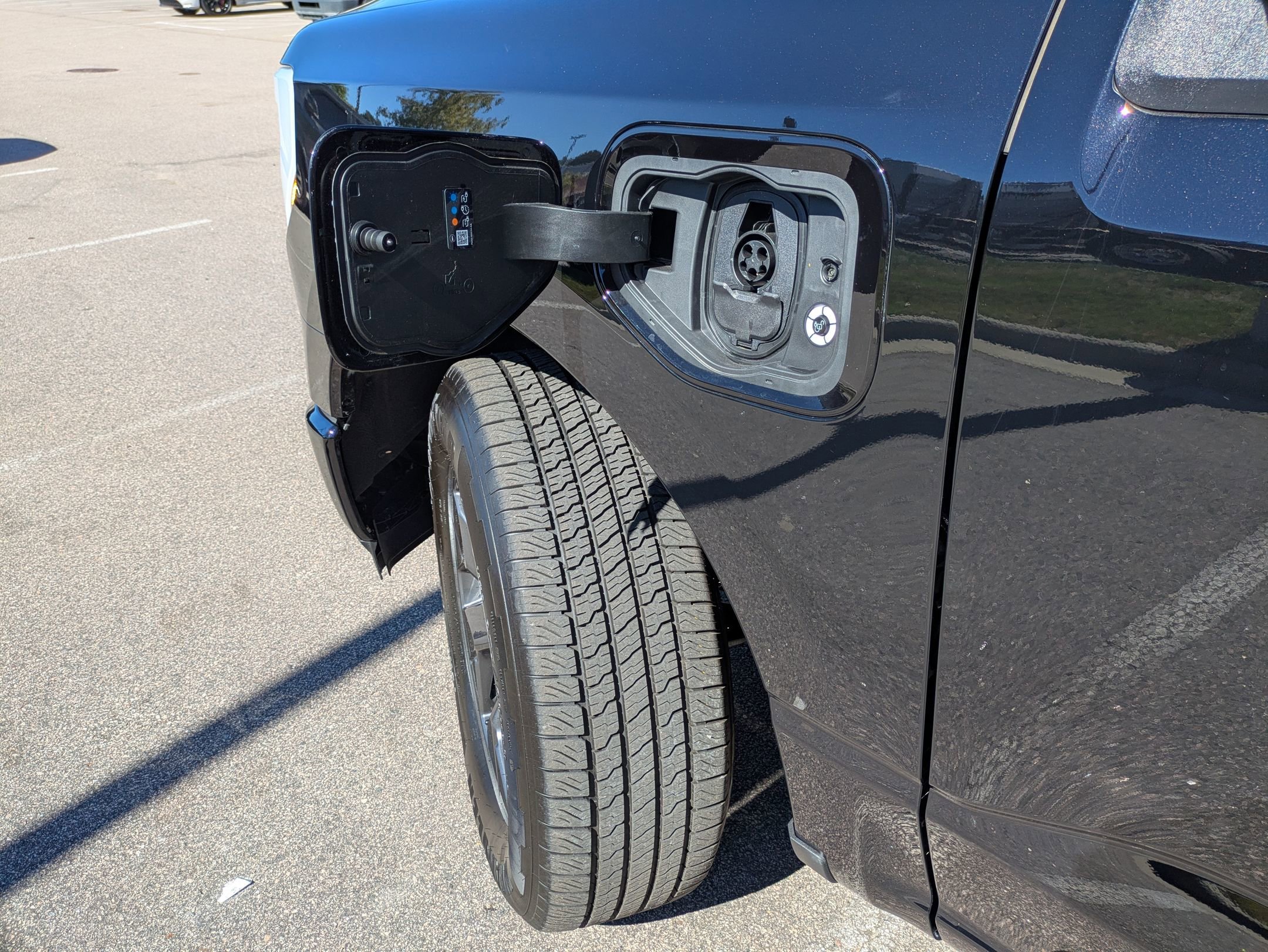 Certified 2025 Ford F150 Lightning Flash w/ Max Trailer Tow Package image 13