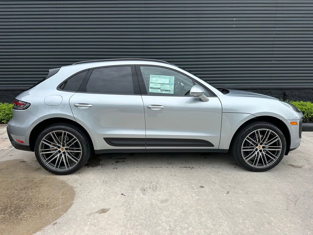 Certified 2026 Porsche Macan AWD/4WD image 10