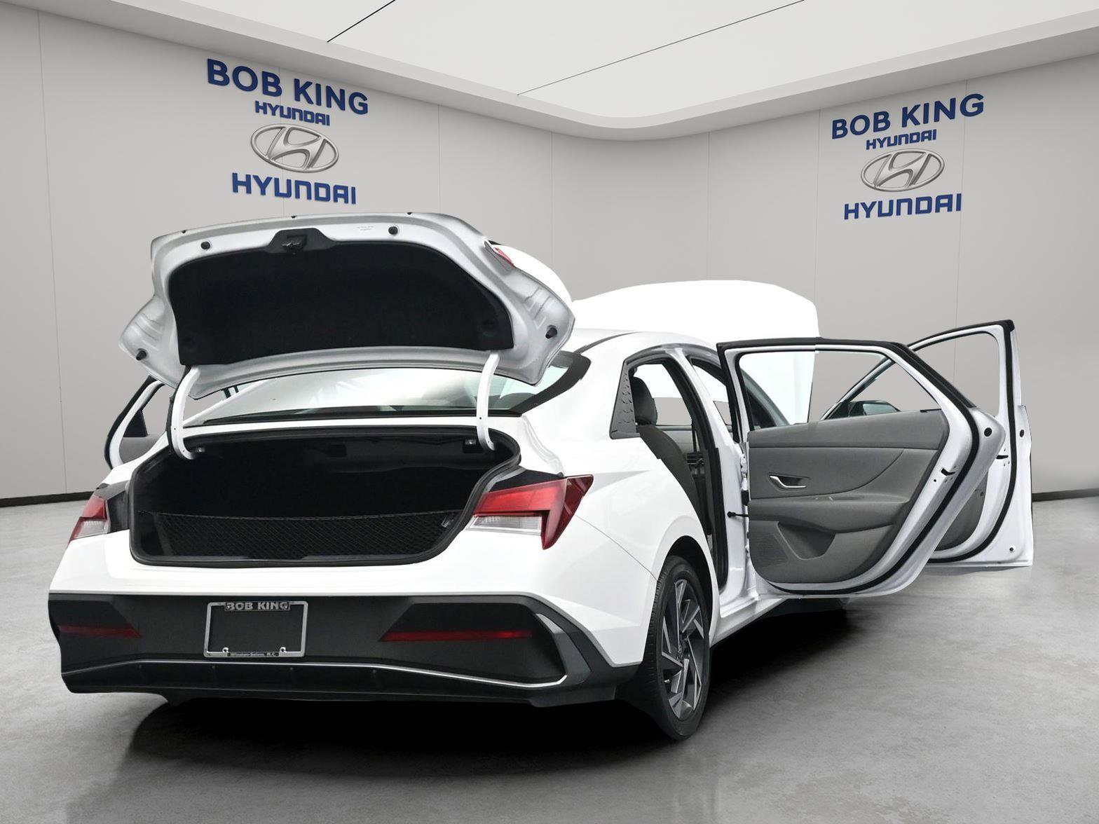 Certified 2025 Hyundai Elantra Sport image 21