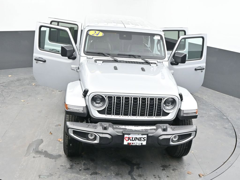 Used 2024 Jeep Wrangler Sahara image 54