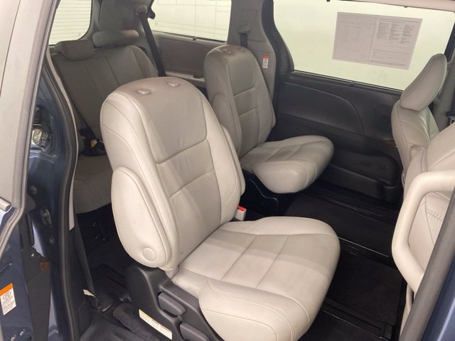 Used 2017 Toyota Sienna Limited Premium AWD/4WD image 35