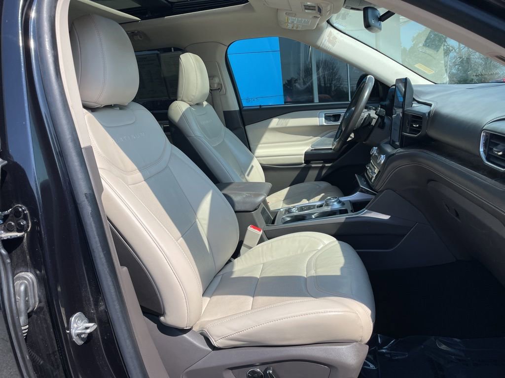 Used 2020 Ford Explorer Platinum w/ Premium Technology Package image 27