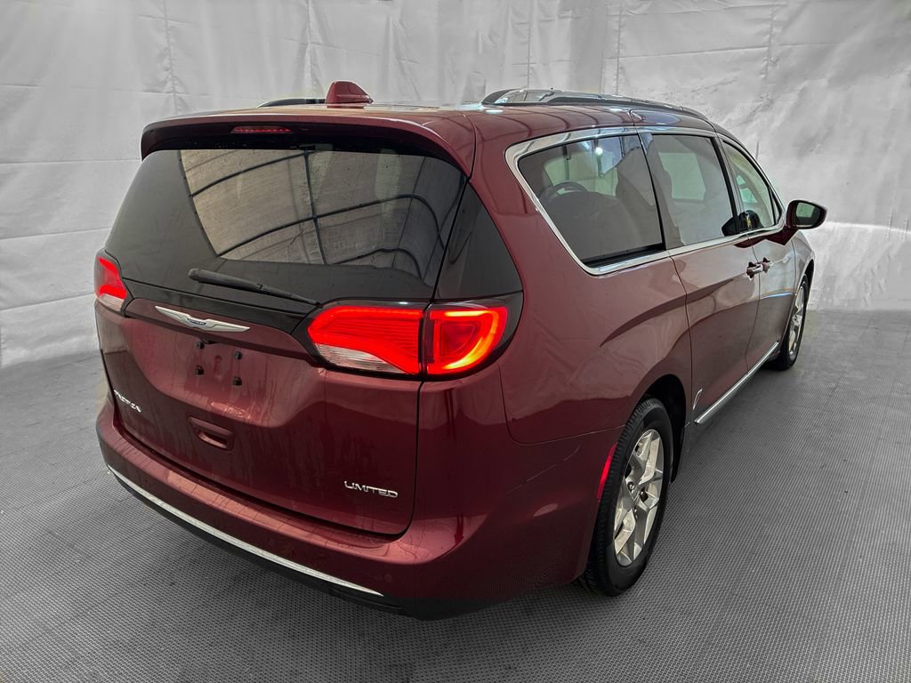 Used 2019 Chrysler Pacifica Limited FWD image 7