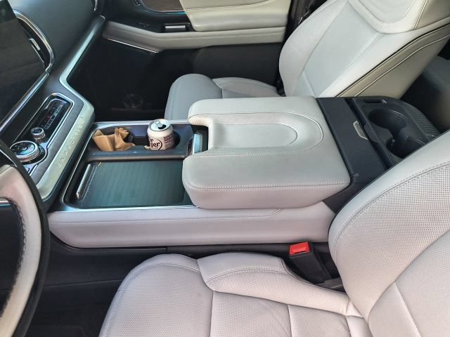Certified 2025 Ford Expedition Platinum w/ Platinum Ultimate Package AWD/4WD image 31