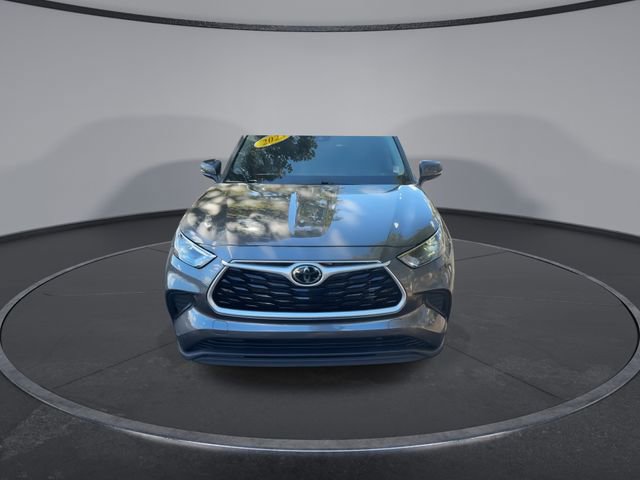 Used 2023 Toyota Highlander XLE image 7