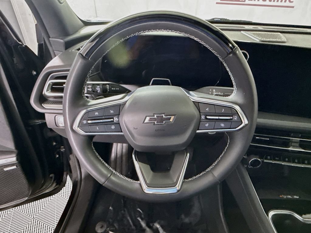 Used 2024 Chevrolet Traverse LT w/ Enhanced Driving Package AWD/4WD image 19