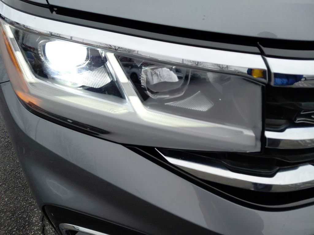 Used 2022 Volkswagen Atlas SEL Premium image 13